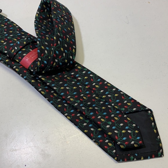 🎄 NWT St. Nicholas square Christmas Lights Themed Men’s Neck Tie. - Picture 6 of 8